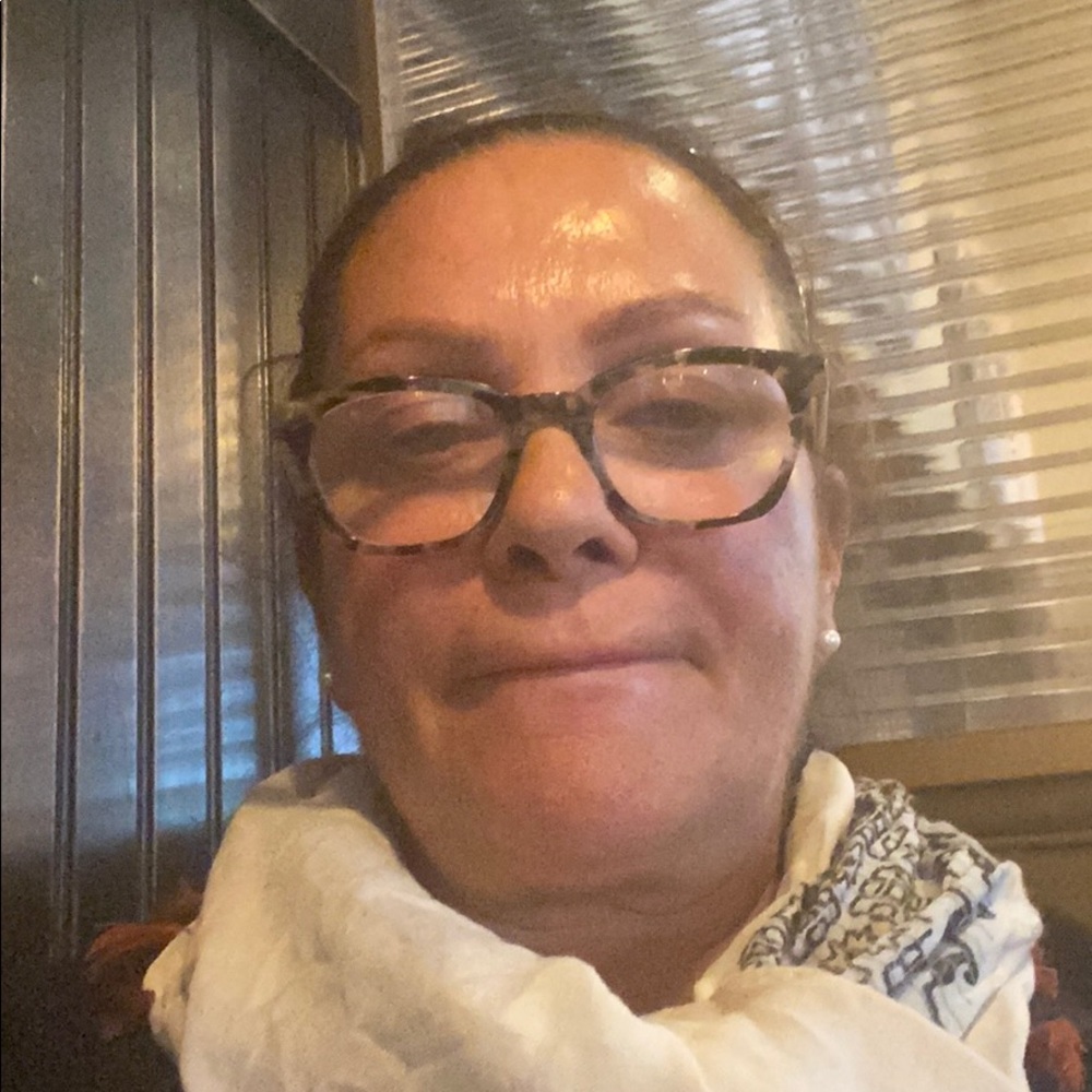 Meet your Posher, Lori
